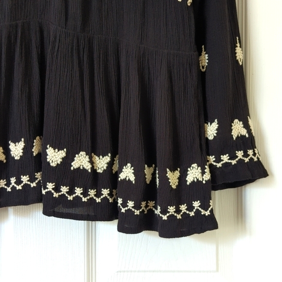 Meadow Rue by Anthropologie Boho Embroidered Flared Sleeve Blouse Black Cream S - Picture 9 of 12